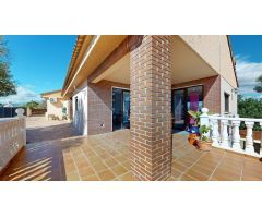 ¡Gran Oportunidad! Chalet en Urbanización Mirasoles