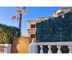CASA FRENTE AL MAR EN LA PLAYA DE XERACO