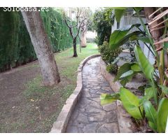 ¡Te presentamos este espectacular y exclusivo chalet en venta en San Antonio de Benageber