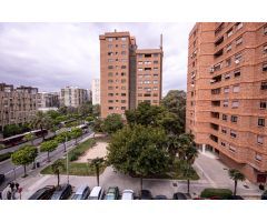 Amplio y Luminoso Piso en Avenida Primado Reig, Valencia - ¡Tu Hogar Ideal o Inversión Segura!