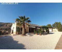 Chalet en Venta en Elche de la Sierra, Alicante