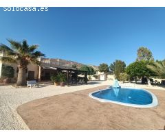 Chalet en Venta en Elche de la Sierra, Alicante