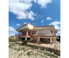 Chalet en Venta en Petrer, Alicante
