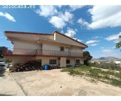 Chalet en Venta en Petrer, Alicante