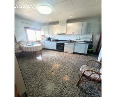 Chalet en Venta en Petrer, Alicante
