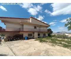 Chalet en Venta en Petrer, Alicante