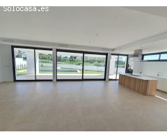 Chalet en Venta en Manilva, Málaga