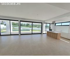 Chalet en Venta en Manilva, Málaga