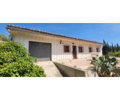 Chalet independiente en venta Chelva-Valencia