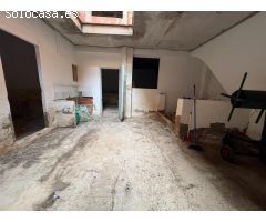 CASA SITUADA EN BUENA ZONA, CON SOLAR DE 156 METROS