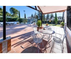 MAGNIFICO CHALET EN URB. PARQUE CUBILLAS