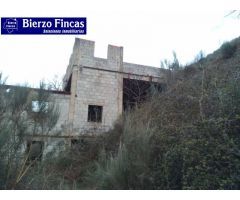 SE VENDE CASA EN ESTRUCTURA CON FINCA DE 5000 M2 EN QUILOS