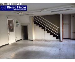 Se alquila nave 700m2 en Ponferrada.