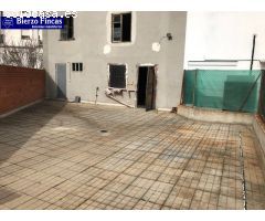SE VENDE LOCAL JUNTO A PLAZA LUIS DEL OLMO