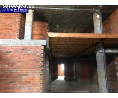 SE VENDE LOCAL JUNTO A PLAZA LUIS DEL OLMO