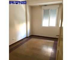 SE VENDE PISO CENTRICO Y ECONOMICO