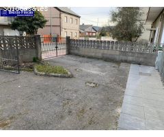 VENTA DE CASA CON TERRENO EN TORAL DE LOS VADOS!!