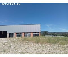 SE VENDE NAVE CON 8.000 M2 DE TERRENO