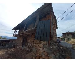 SE VENDE FINCA URBANA CON EDIFICACIONES DE PIEDRA EN OTERO