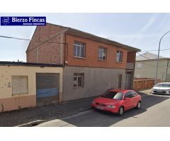 SE VENDE PARCELA URBANA CON VIVIENDA Y NAVE