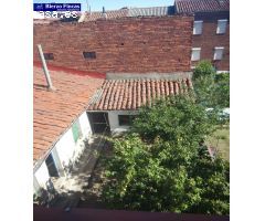 CASA PARA REFORMAR EN TROBAJO DEL CAMINO