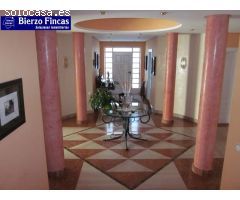 ESPECTACULAR CHALET EN LAS LOMAS