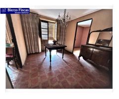 CASA CON TERRENO EN CIFUENTES DE RUEDA PARA REFORMAR.