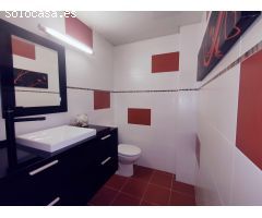 CASA CON PISCINA CUBIERTA Y PLAZA DE PARKING