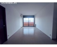 PISO REFORMADO CON ASCENSOR Y PARKING