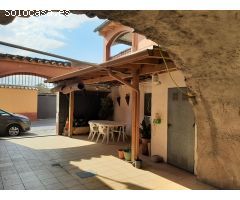 Casa de Pueblo en Venta en Sant Pere Pescador, Girona