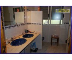 Se vende chalet en Urb. Montecantalar con 3.000 m parcela con piscina propia.