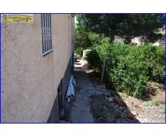Casa con terreno en Orihuela, zona La Aparecida - Piscina y terraza incluidas