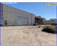 Nave industrial de 3.000 m2 cerca acceso A7.