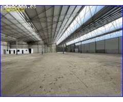 Nave industrial de 3.000 m2 cerca acceso A7.