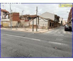 Solar en esquina con fachada a C/ La Luz y Carretera de Abanilla