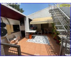 Encantadora Casa Rústica con Amplio Terreno en Santomera