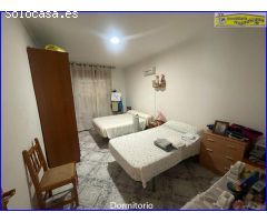 Encantadora Casa Rústica con Amplio Terreno en Santomera