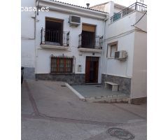 GRAN CASA FAMILIAR DE CUATRO HABITACIONES EN PURCHENA, ALMERÍA.