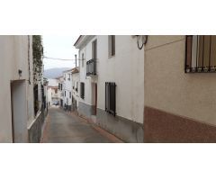 GRAN CASA FAMILIAR DE SIETE HABITACIONES EN SOMONTÍN, (ALMERÍA).