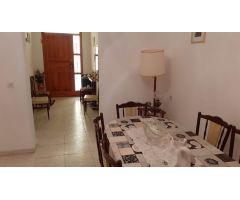 CASA FAMILIAR EN FINES ( ALMERÍA) DE 7 HABITACIONES.