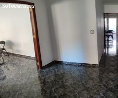 OLULA DEL RÍO ( ALMERÍA ). SE VENDE BAJO DE TRES HABITACIONES