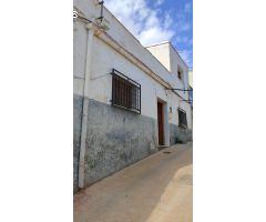 VENTA DE CASA DE TRES HABITACIONES EN MACAEL (ALMERÍA).