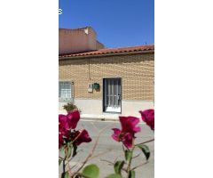VENTA EN FINES, ALMERÍA DE CASA DE CAMPO DE UNA PLANTA CON TERRENO.