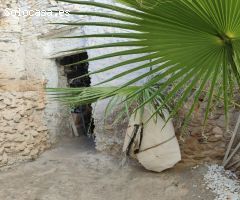 SE VENDE NAVE AGRÍCOLA CON ZONAS AJARDINADA  EN TAHAL, ALMERÌA.