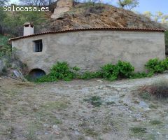 VENTA DE TERRENO RÚSTICO CON NAVE CORTIJO EN TAHAL, ALMERÍA.