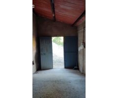 VENTA DE TERRENO RÚSTICO CON NAVE CORTIJO EN TAHAL, ALMERÍA.