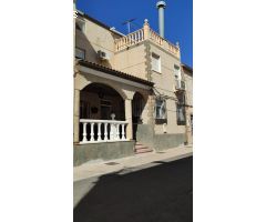 VENTA EN TÍJOLA, ALMERÍA DE CASA FAMILIAR CON 5 HABITACIONES.