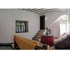 VENTA EN PURCHENA  ( ALMERÍA ), DE CASA FAMILIAR CON 4 HABITACIONES.