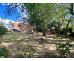 Chalet en Venta en Villa del Prado, Madrid