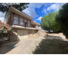 Chalet en Venta en Villa del Prado, Madrid